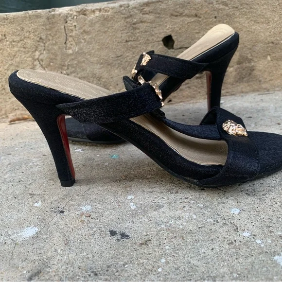 Medusa head heeled sandals - Picture 2 of 4